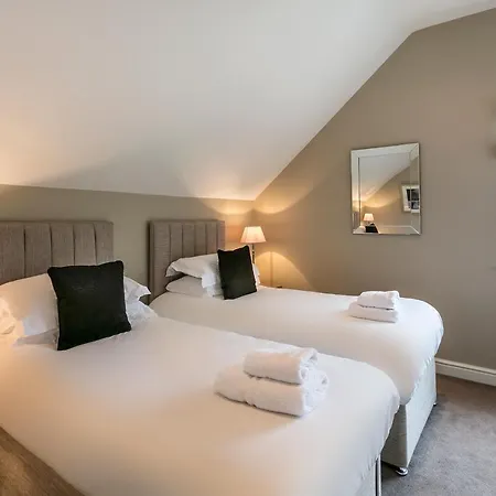 The Townhouses @ Carus Green *