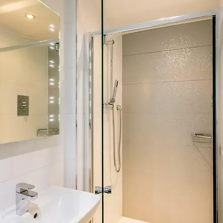 The Townhouses @ Carus Green Apartament