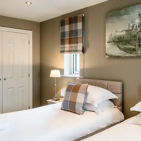 The Townhouses @ Carus Green Appartement *