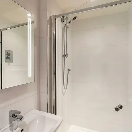 The Townhouses @ Carus Green Apartament