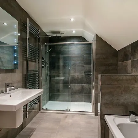 The Townhouses @ Carus Green Apartament *