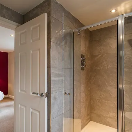 The Townhouses @ Carus Green Apartament Kendal