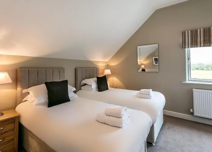 The Townhouses @ Carus Green *