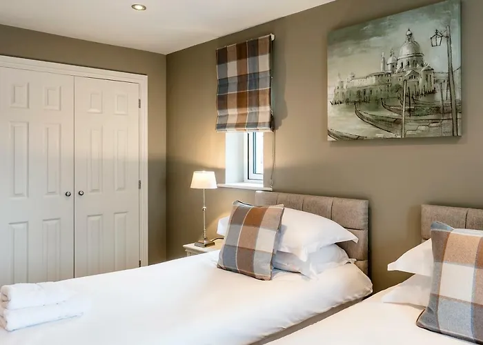 The Townhouses @ Carus Green Apartment *