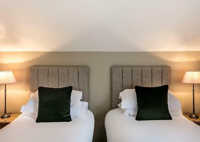 The Townhouses @ Carus Green Apartment