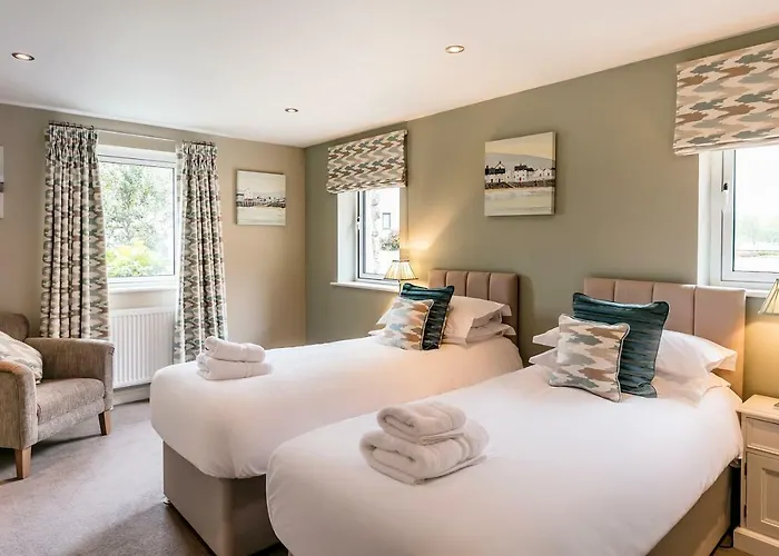 The Townhouses @ Carus Green *