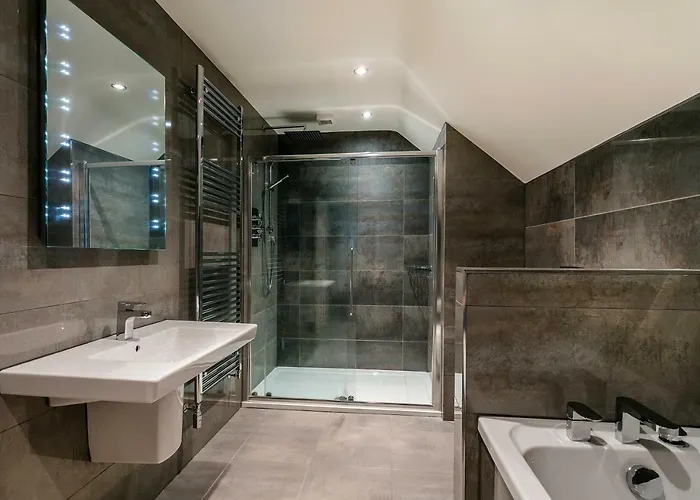 The Townhouses @ Carus Green Apartment *